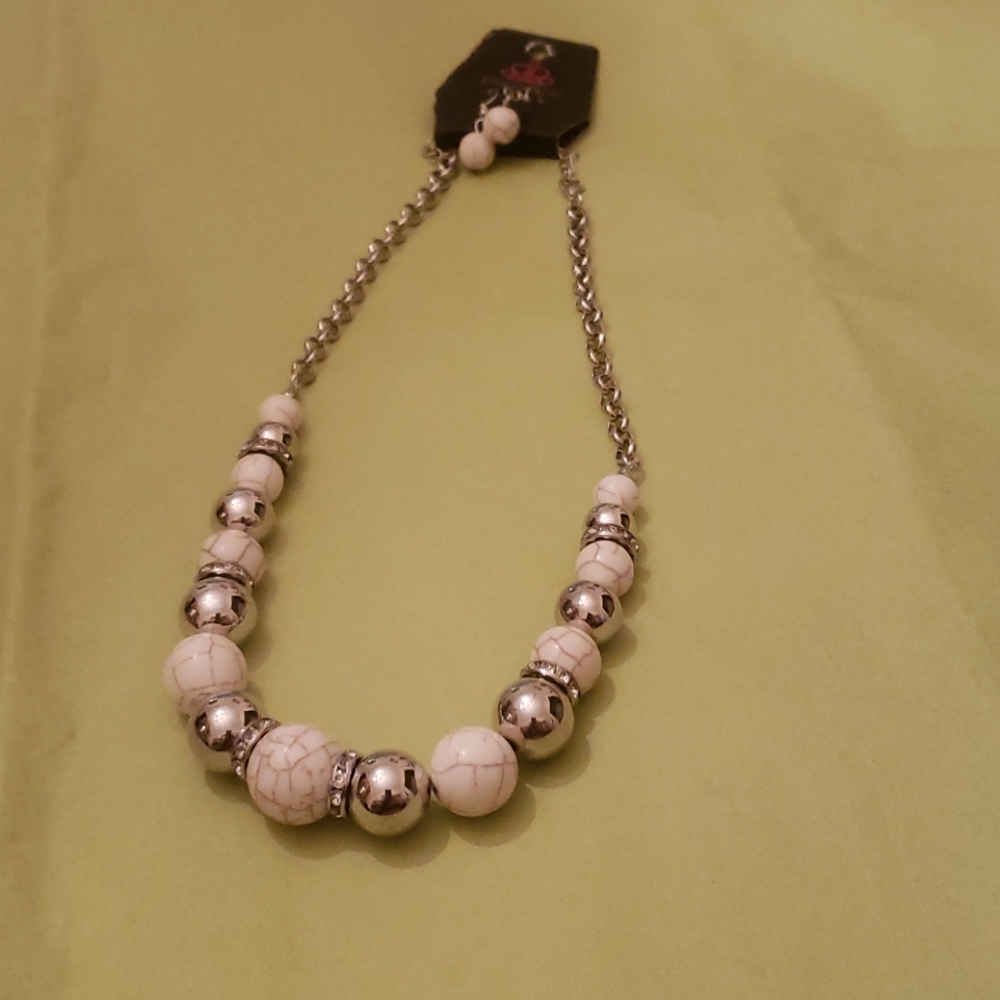 Necklace w earrings
